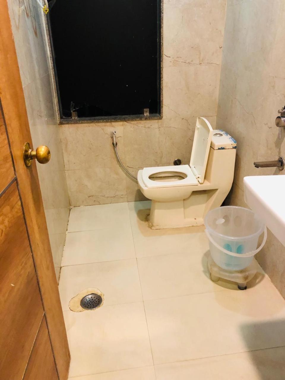 Hotel Ivy Plaza Near Igi Airport 뉴델리 외부 사진